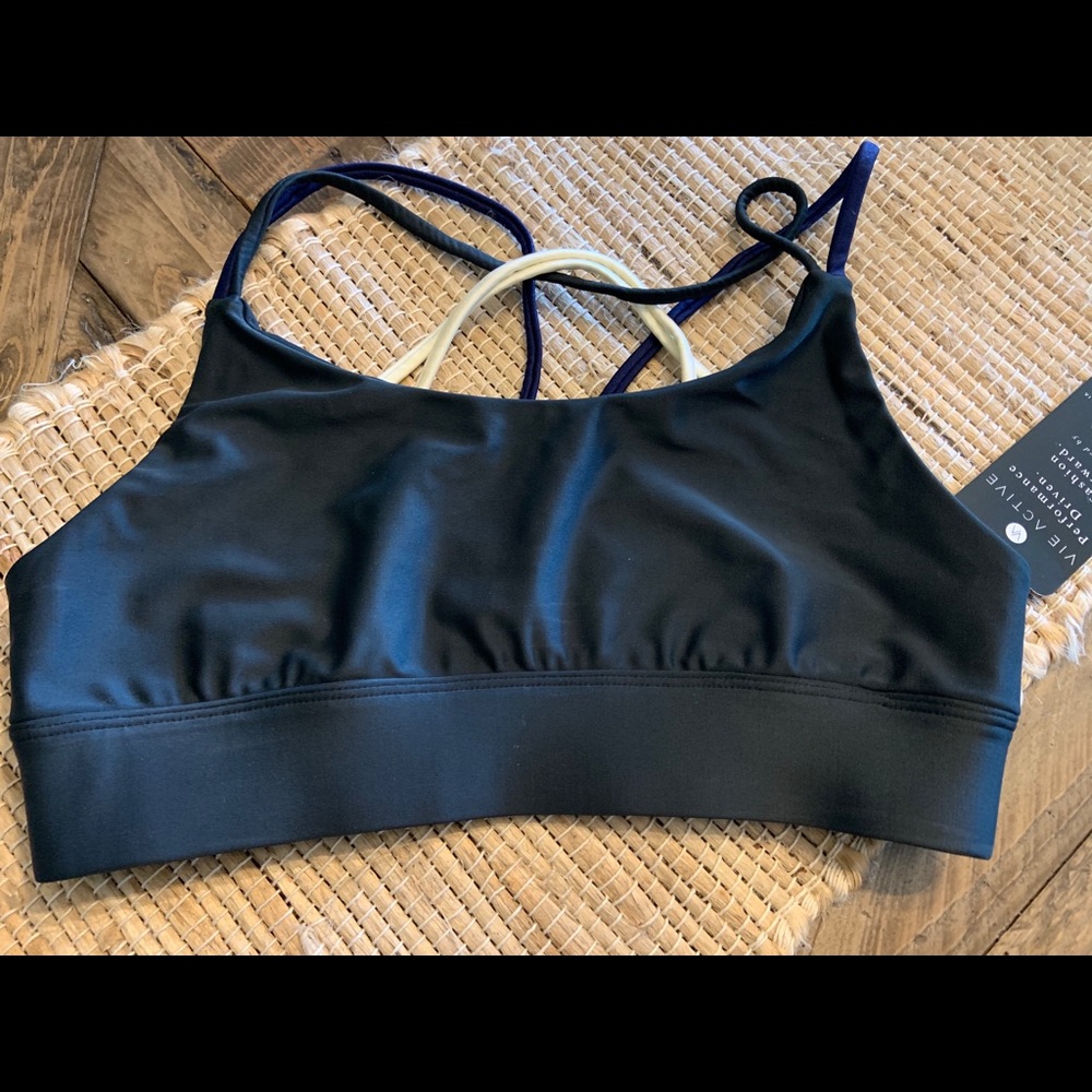VIE ACTIVE sports bra